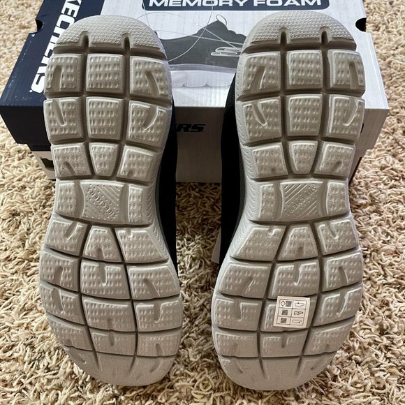 NEW Skechers Men's Summit Memory Foam Sneakers Shoes Black, Size 9 (New in Box) - Picture 6 of 12